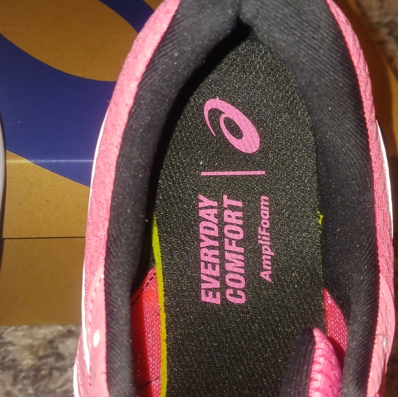 ASICS Gel Contends 6 - Picture 9 of 15